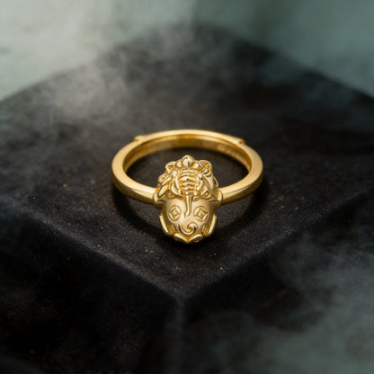 Kailash Way Gold Pi Yao Wealth Attraction Ring front view with stone setting