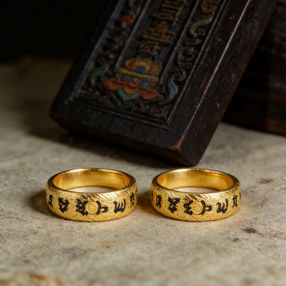 Kailash Way Gold Om Mani Padme Hum Blessing Mantra Ring front view with stone setting