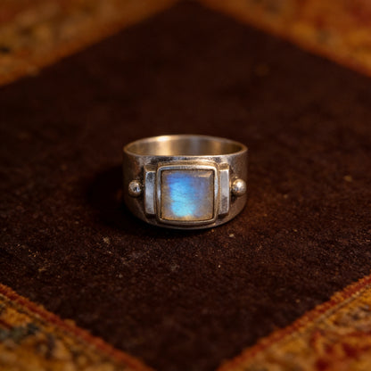 Kailash Way Moonstone Loyalty Harmony Ring front view with stone setting