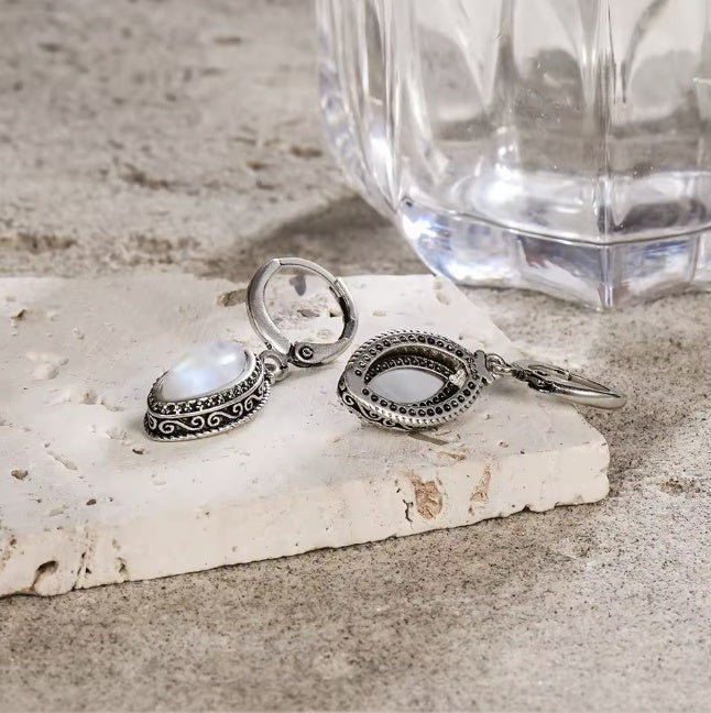 Kailash Way Sterling Silver Moonstone Calm Intuition Earrings